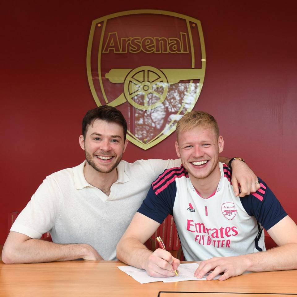 Aaron Ramsdale with brother Oliver after signing a new Arsenal contract in May