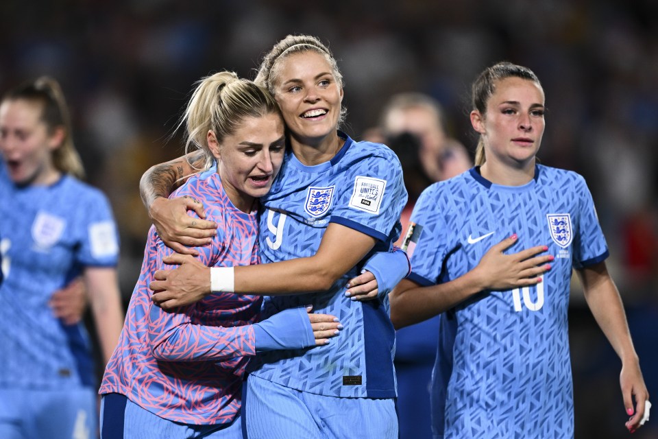 Soccer Football - FIFA Womens World Cup Australia and New Zealand 2023 - Group D - China v England - Hindmarsh Stadium, Adelaide, Australia - August 1, 2023 England's Chloe Kelly and Millie Bright celebrate after the match as England qualify for the knockout stages of the World Cup REUTERS/Hannah Mckay