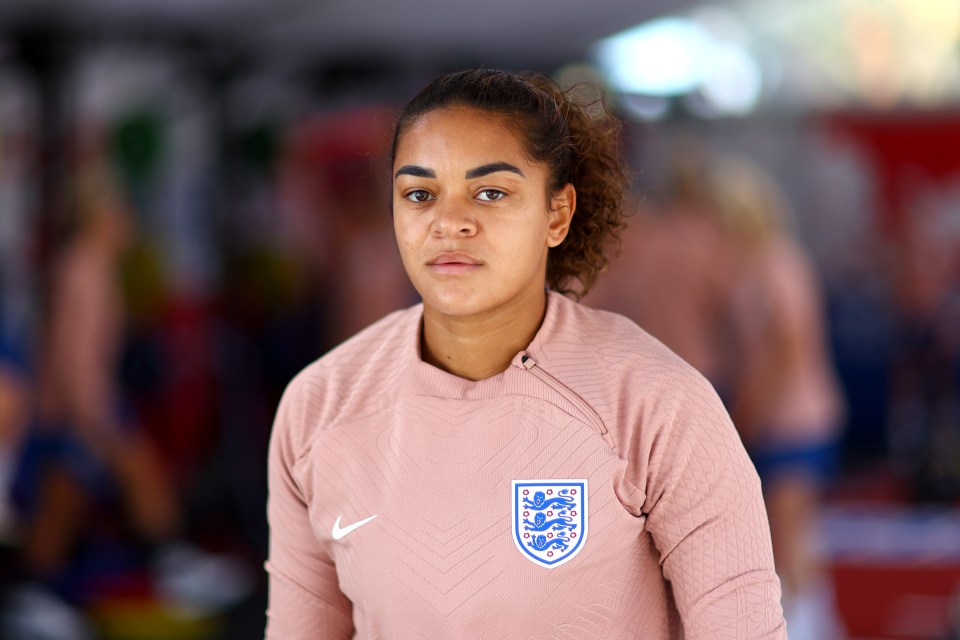 Lioness Jess Carter fuels herself with pasta before a big game