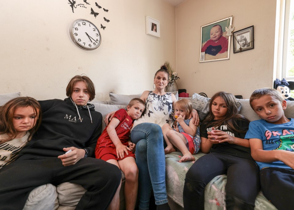 Corey, 14, Lacey, 10, Oakley, 6, Colton, 9, Skylar, 8, Laila, 2, Leah, 15, and their mum have no living space