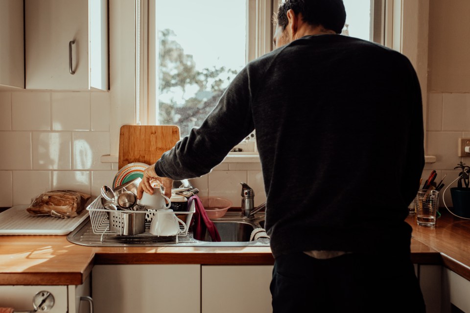 An enlarged liver can stimulate nerves that connect to nerves in the shoulder