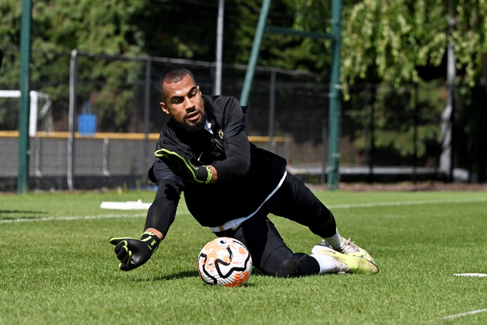 Robert Sanchez seems to be the only keeper available left at Chelsea