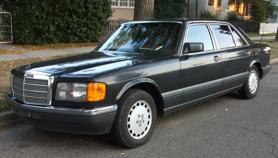 The Mercedes W126 was another limo used by the music great