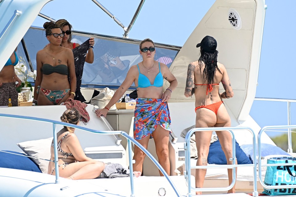 World Cup winners Salma Paralluelo, Jennifer Hermoso, Alexia Putellas and Misa Rodriguez relax on the yacht in Ibiza