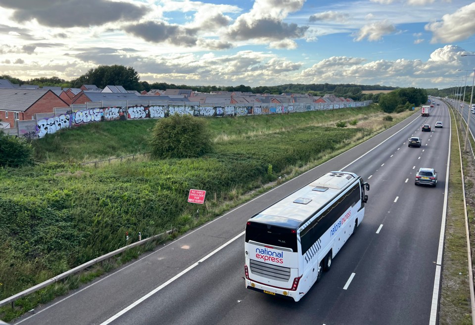 The M1 runs past a Leicestershire housing estate