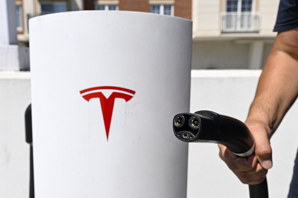 Tesla has installed its first V4 Supercharger in the UK