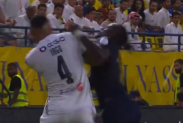 Sadio Mane clashed with an opponent during AL-Nassr's clash with Al-Shabab.