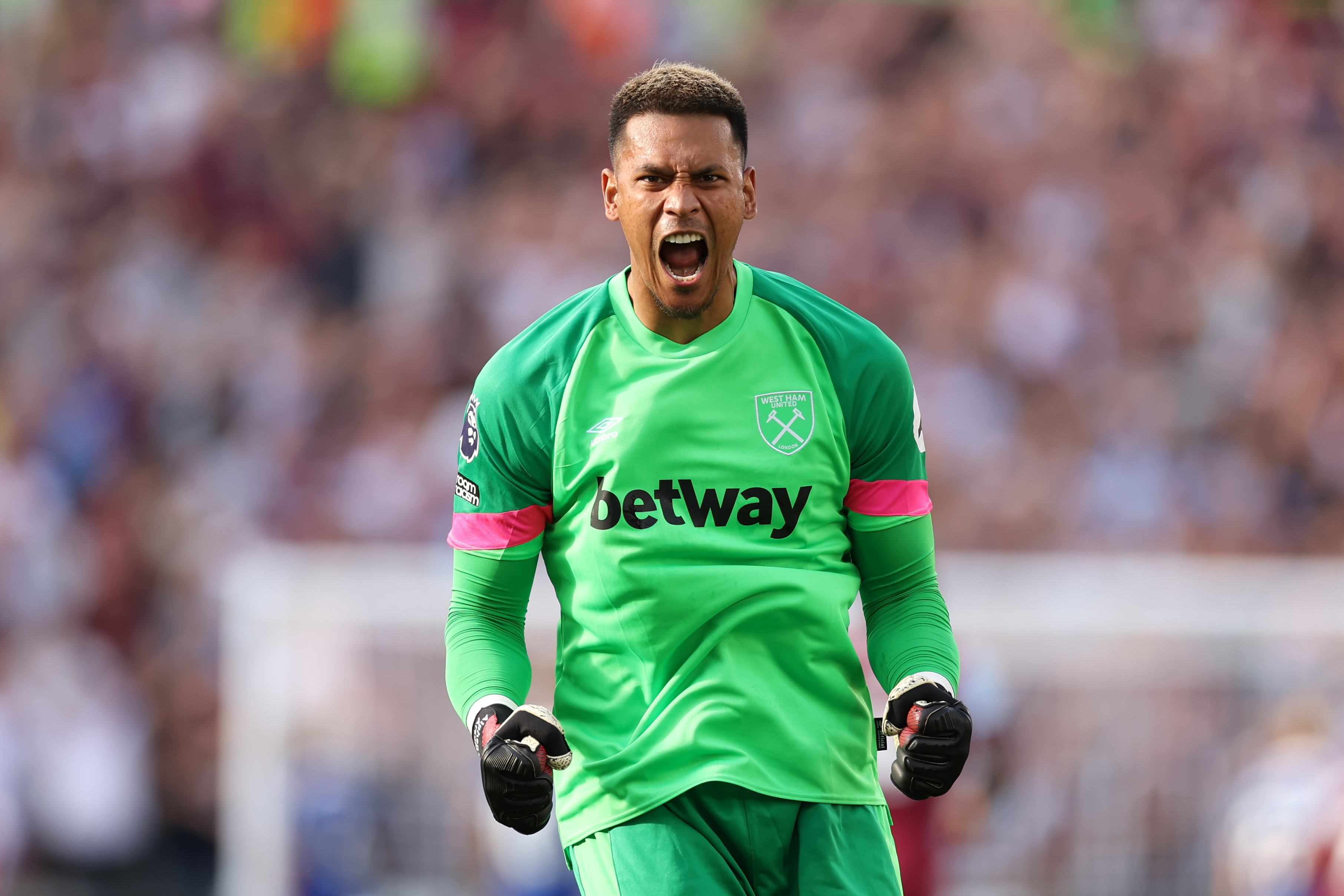 Areola saved Fernandez's penalty to keep the score at 1-1