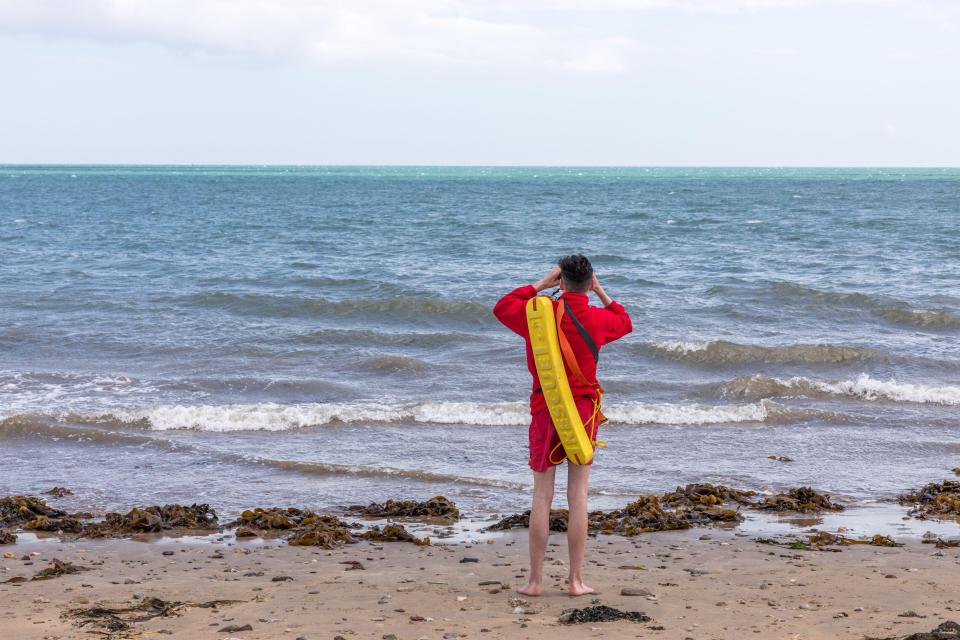 Brits are expected to flock to the beach this weekend - but experts have warned how you can stay safe