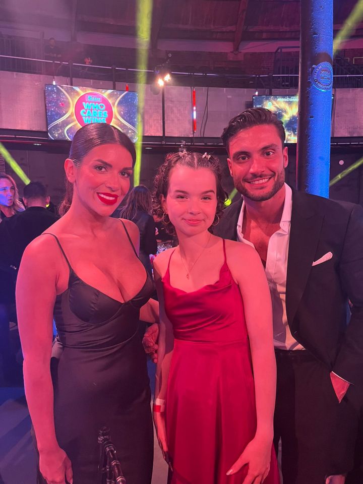 Love Island couple Ekin-Su Culculoglu and Davide Sanclimenti struck a pose with Young Hero nominee Issy Martin, 16, who raised more than £80,000 for a cancer charity from her hospital bed