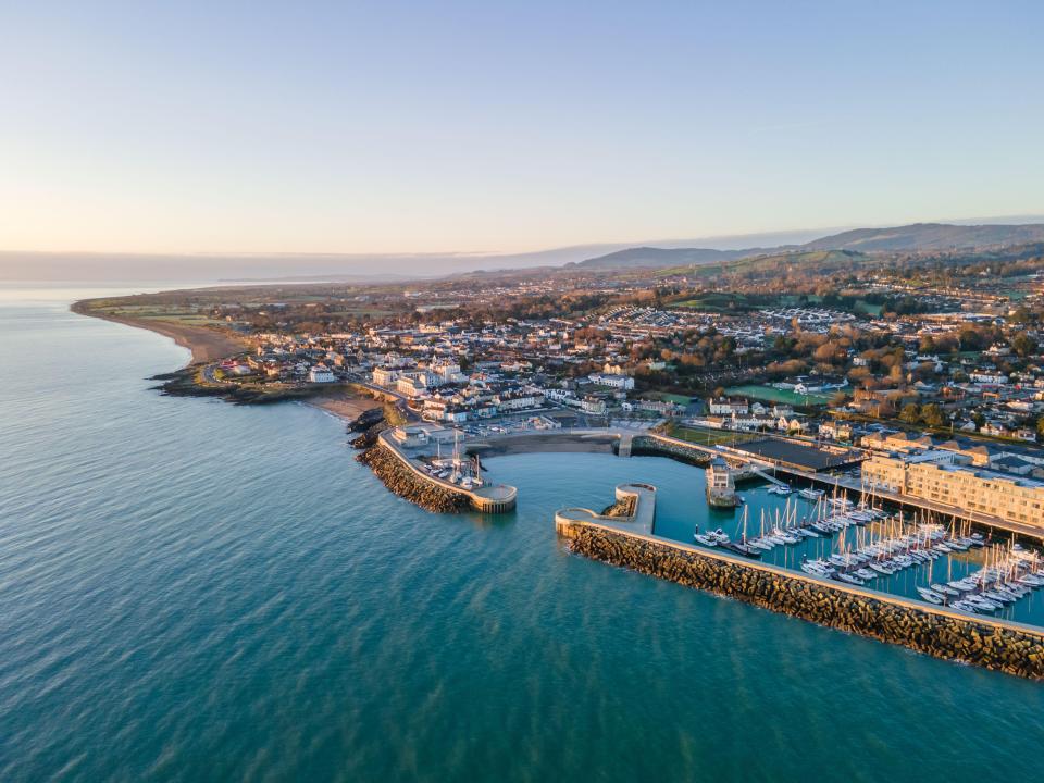 The entire parent population of Greystones in County Wicklow agreed not to buy smartphones for their kids until they were in secondary school