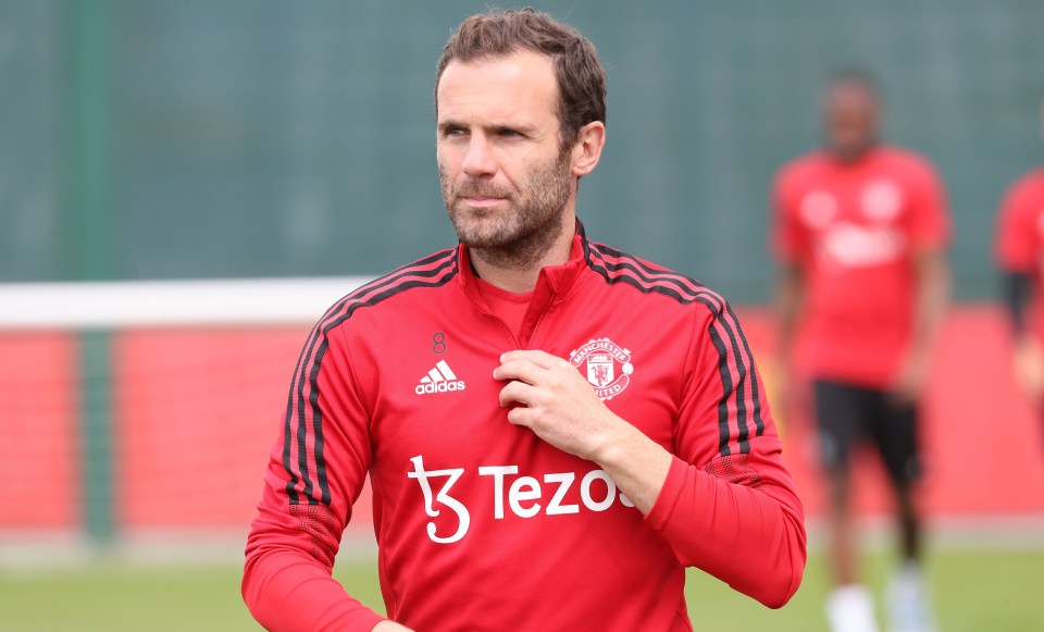 Juan Mata looks set to sign for Japanese side Vissel Kobe