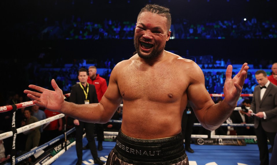 Joyce has piled on the pounds in an effort to reverse the outcome shown here of his original heavyweight clash with Zhang