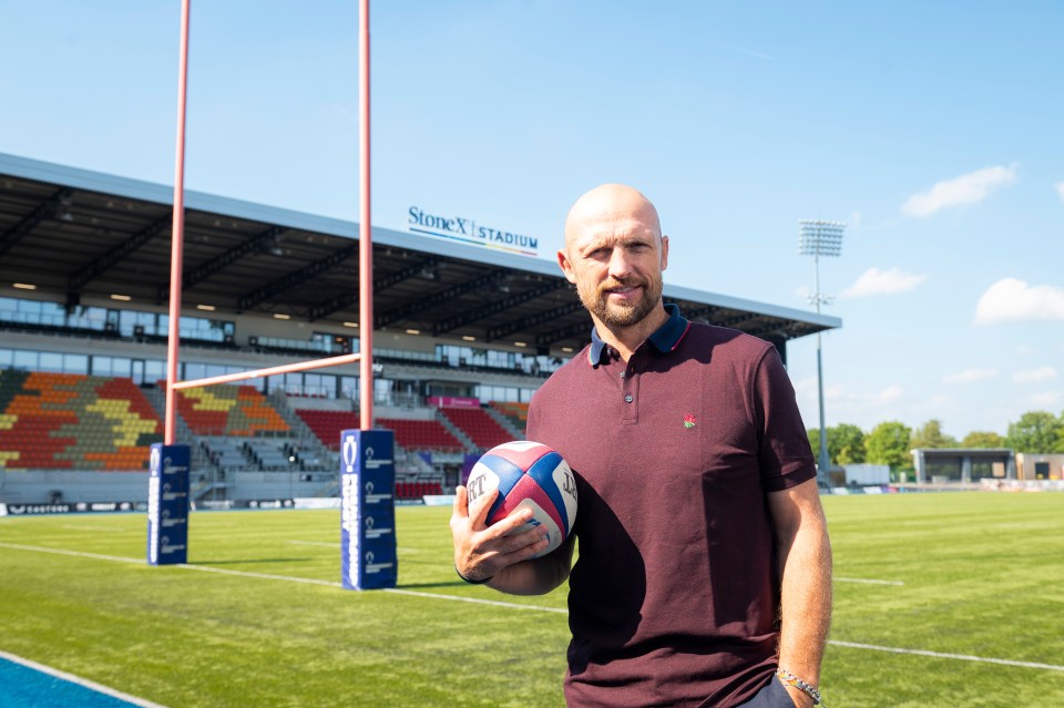 *** FREE FOR EDITORIAL USE ***<br />
Matt Dawson MBE teams up with The National Lottery to showcase the importance of funding for grassroots rugby clubs in England.<br />
Dawson visited Saracens RFC, which has nurtured many of<br />
England’s Rugby talent in their early days. The visit highlights The National Lottery’s investment of over £185 million into rugby union from grassroots to elite level, providing vital support to clubs acrossthe UK.