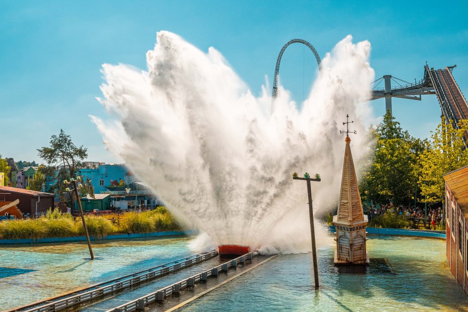 You might want to avoid the water rides in the morning - no matter how hot it is