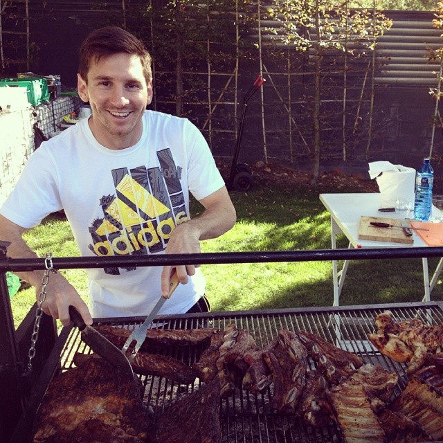 Messi used to be an avid enjoyer of red meat and pizza