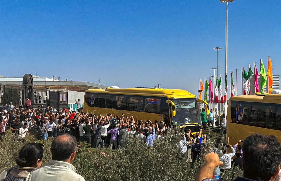 Ron and Co got an amazing reception as they arrived for the huge cup tie