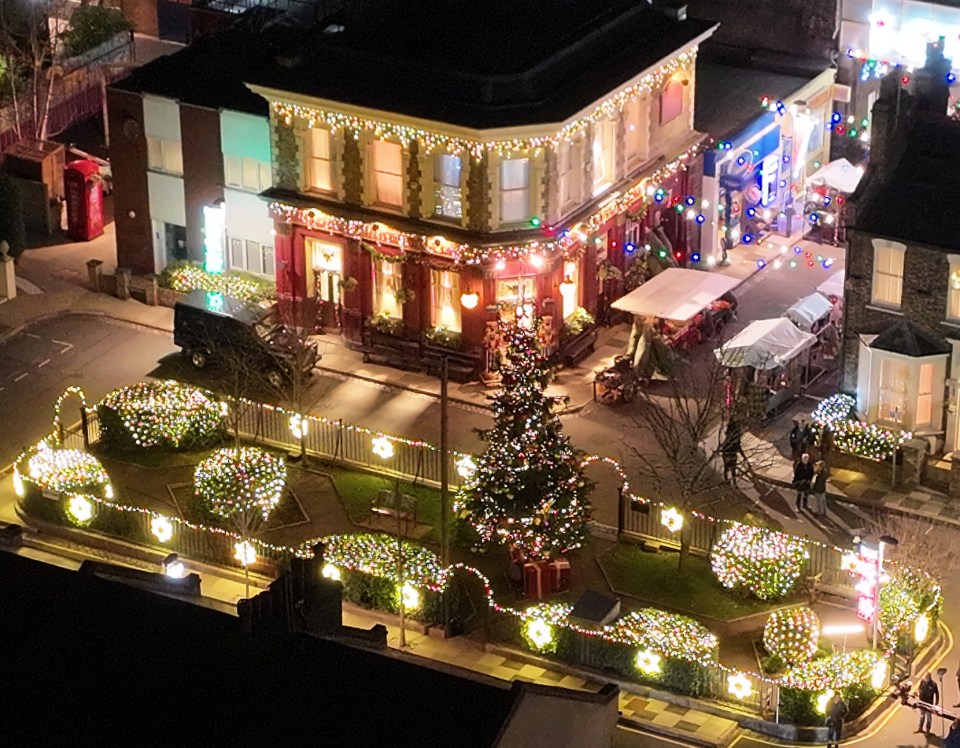 The Queen Vic is decorated in fairy lights as Albert Square gets an Xmas makeover