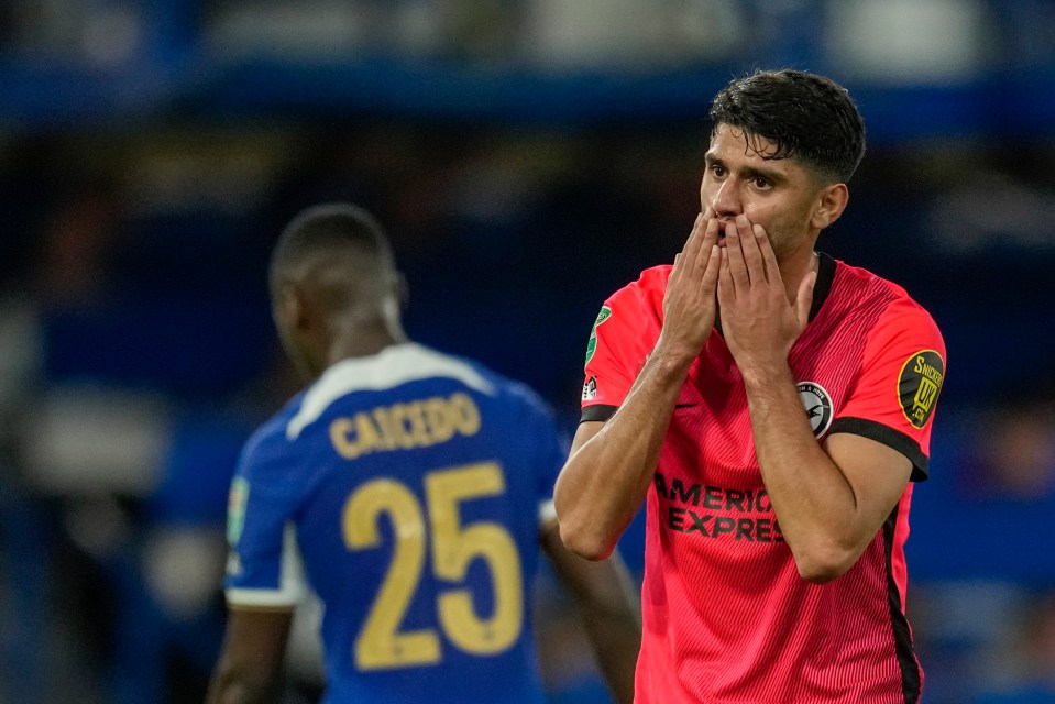 Mahmoud Dahoud reacts to his miss just before Chelsea's opener