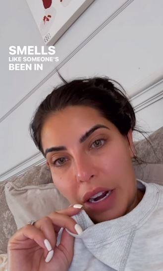 Love Island star Cara De La Hoyde has revealed a feud with her neighbour while going on a rant on social media