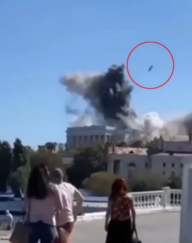 The Black Sea Fleet HQ was completely destroyed by a missile