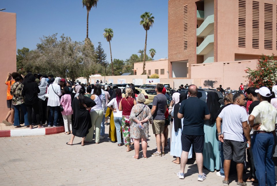 Brits rally to help by queuing to give blood following the deadly quake