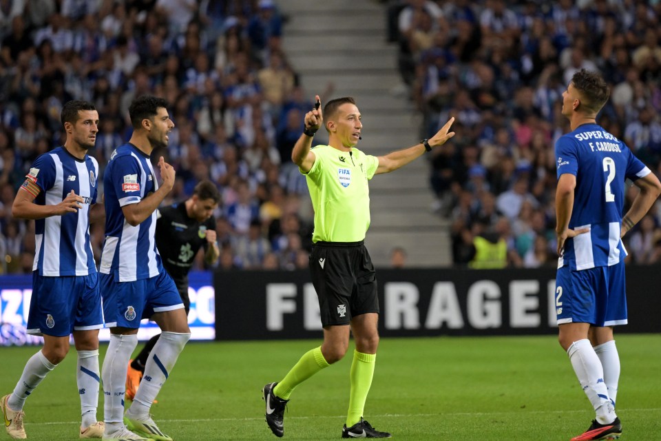 Referee Miguel Nogueira overturned his decision to give Porto a penalty