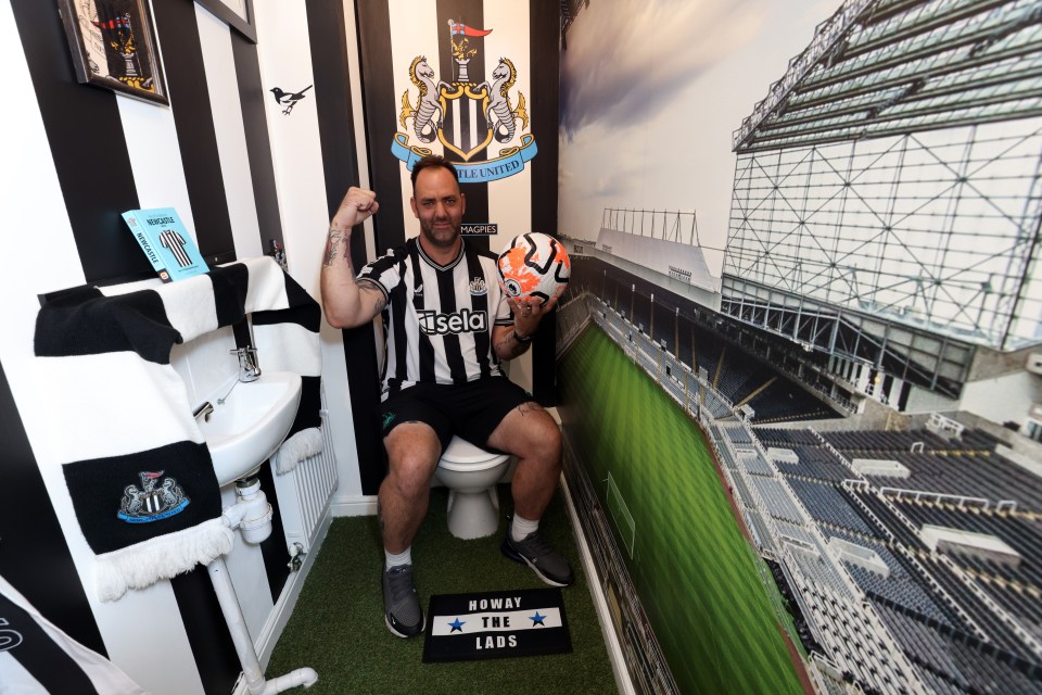 Newcastle United fanatic James Longworth has decorated his downstairs toilet like St James Park