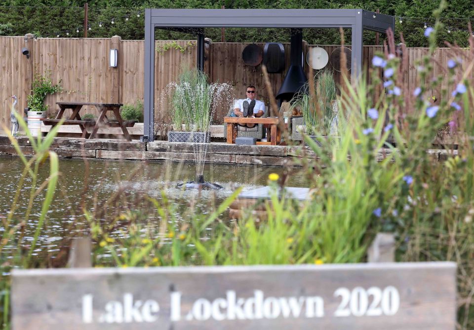 Gareth did most of the build himself and installed an artificial lake filled with 10 rehomed Koi and an accompanying lodge