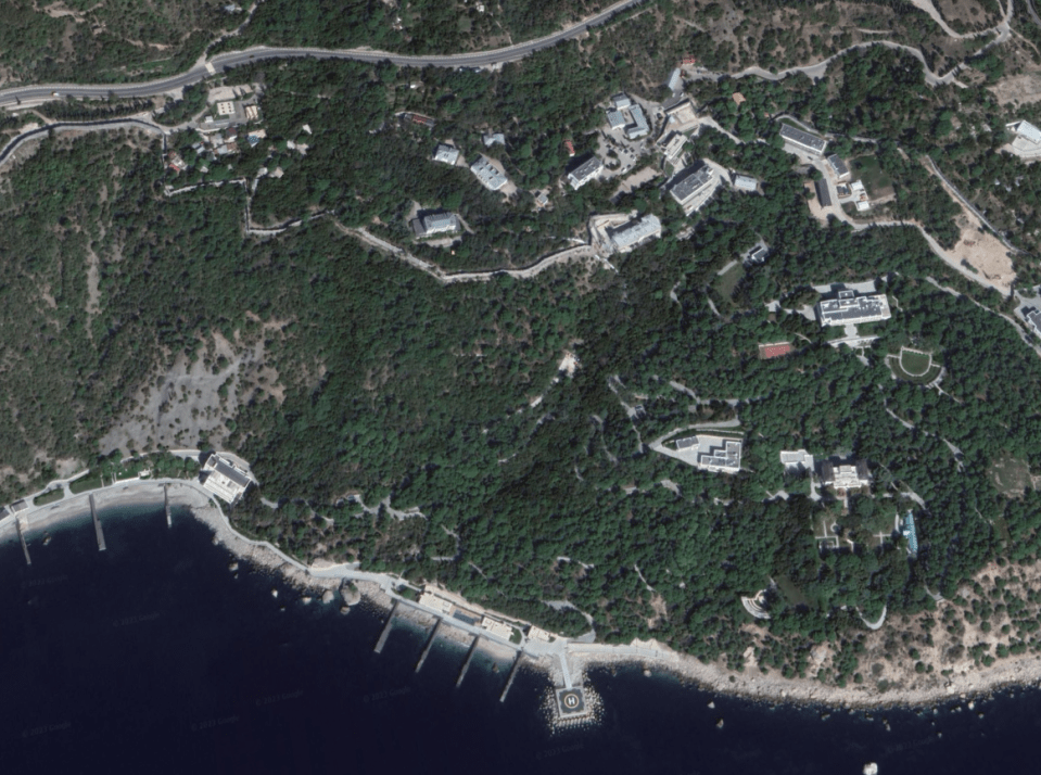 Satellite images show luxurious villas in southern Crimea alleged once used by Vlad