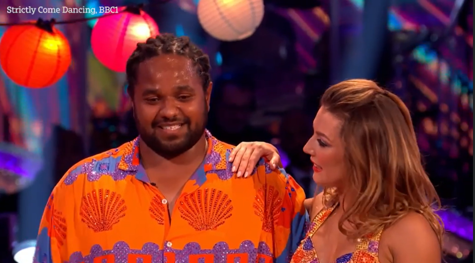 Strictly winner Hamza Yassin broke down in tears after he reunited with Jowita Przystał on the BBC show