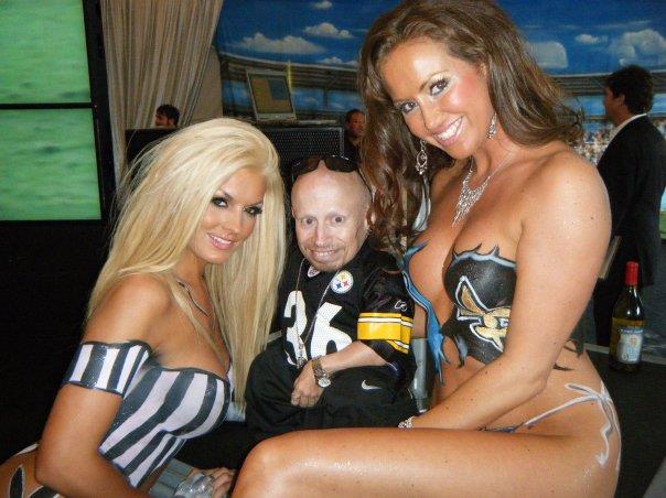 Her younger life saw her meeting film stars, like Verne Troyer