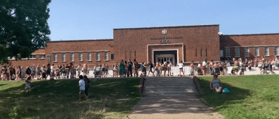 Huge queues outside a London lido as people desperately try to escape the heat