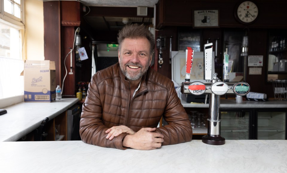 Martin Roberts scolded a couple for committing a 'cardinal sin' when buying a house