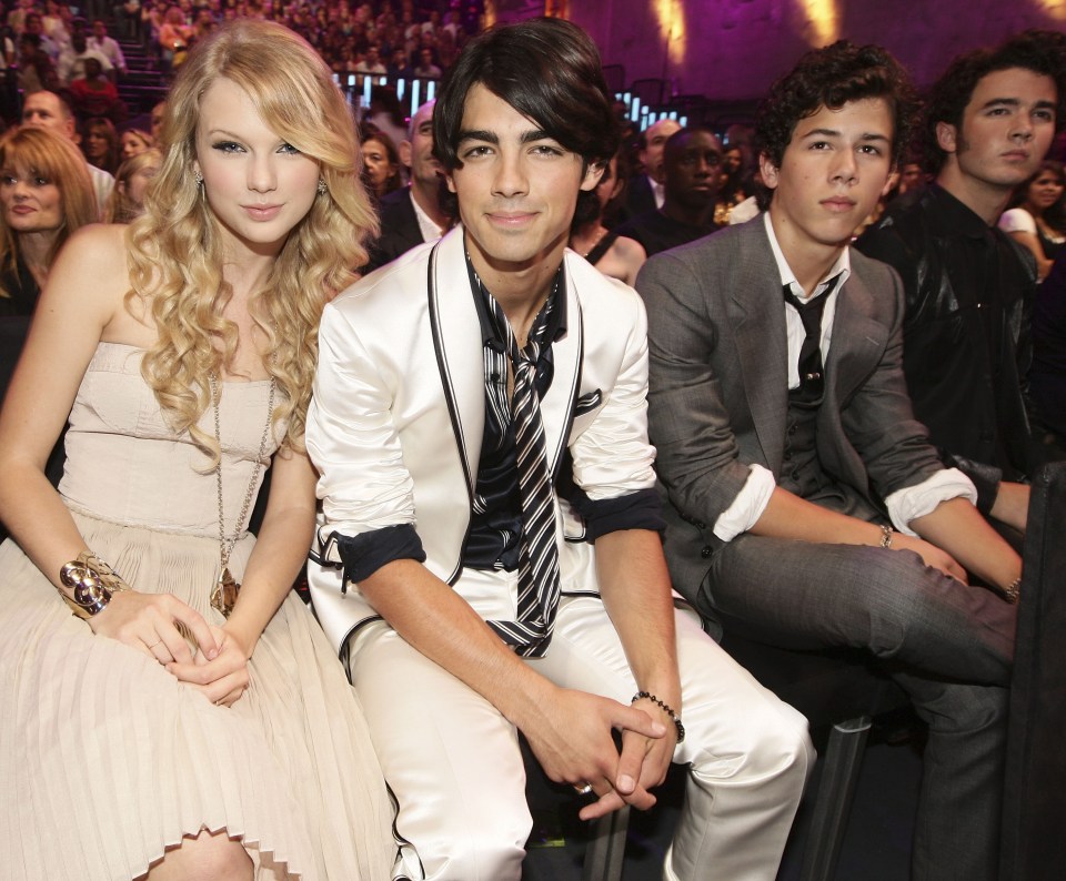 Taylor dated Joe Jonas in 2009