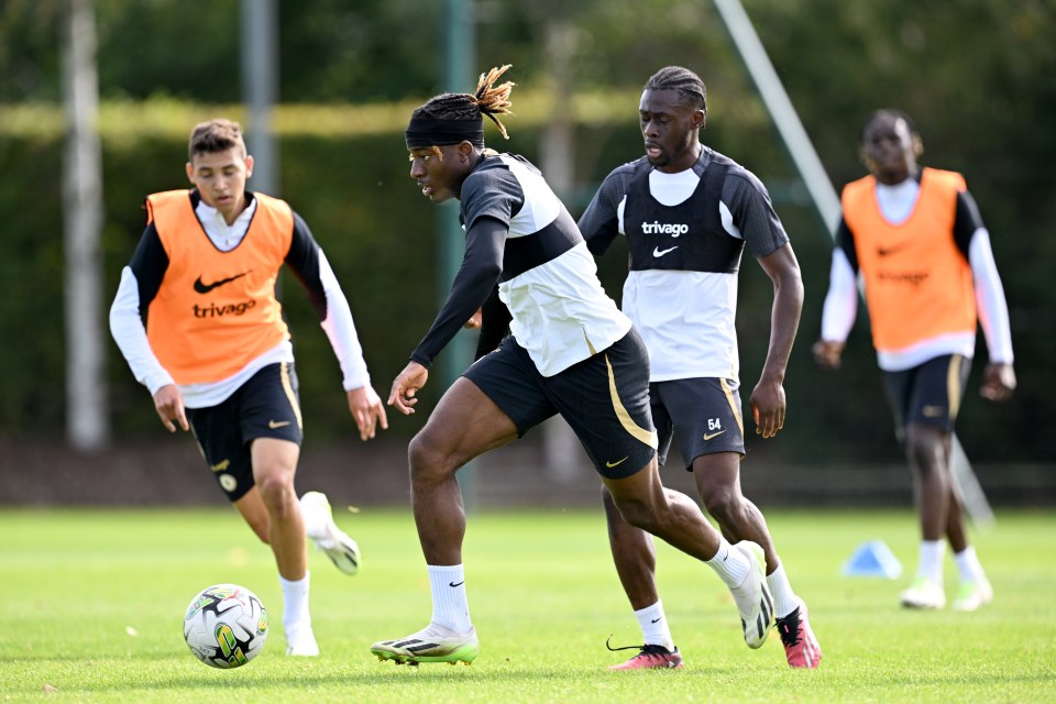 Wingers Noni Madueke and Alex Matos warm up for Wednesday's Carabao Cup vs Brighton as Chelsea look for relief amid a poor start to the season