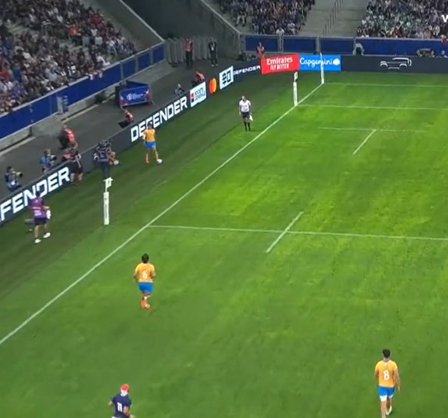 The fly-half brilliantly controlled a high ball after France kicked into touch