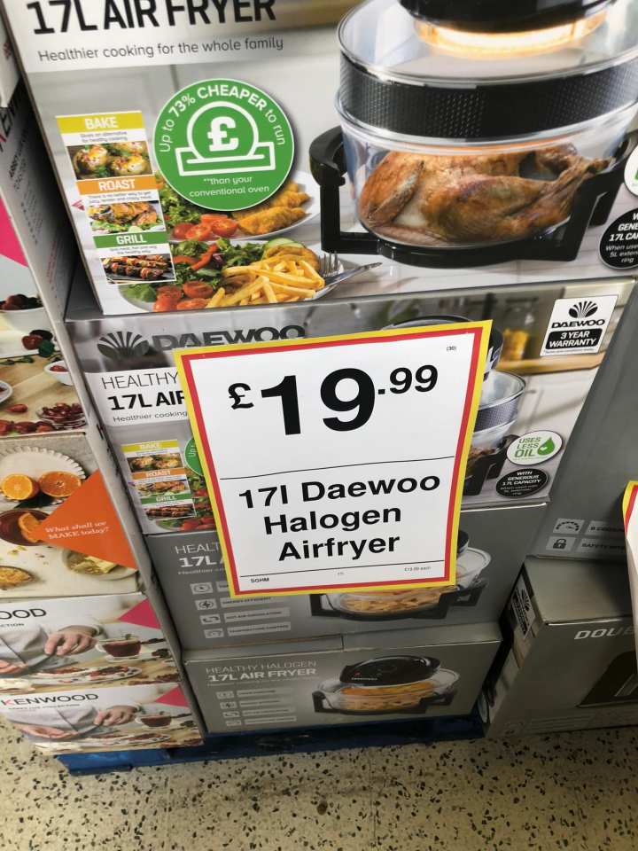 Shoppers are going wild for this £19.99 Air Fryer in Farm Foods