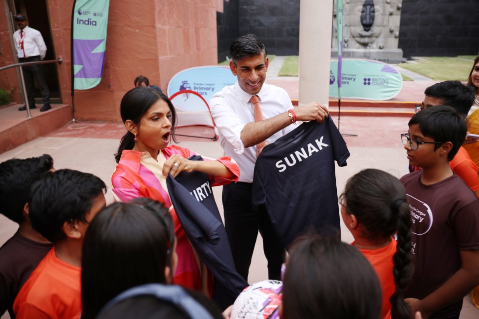 The PM and his wife spent time with children in India