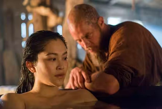 Ragnar bathed former slave Yidu and did a few other naughty things too