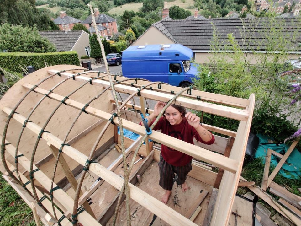 She built it for £200 using tree branches