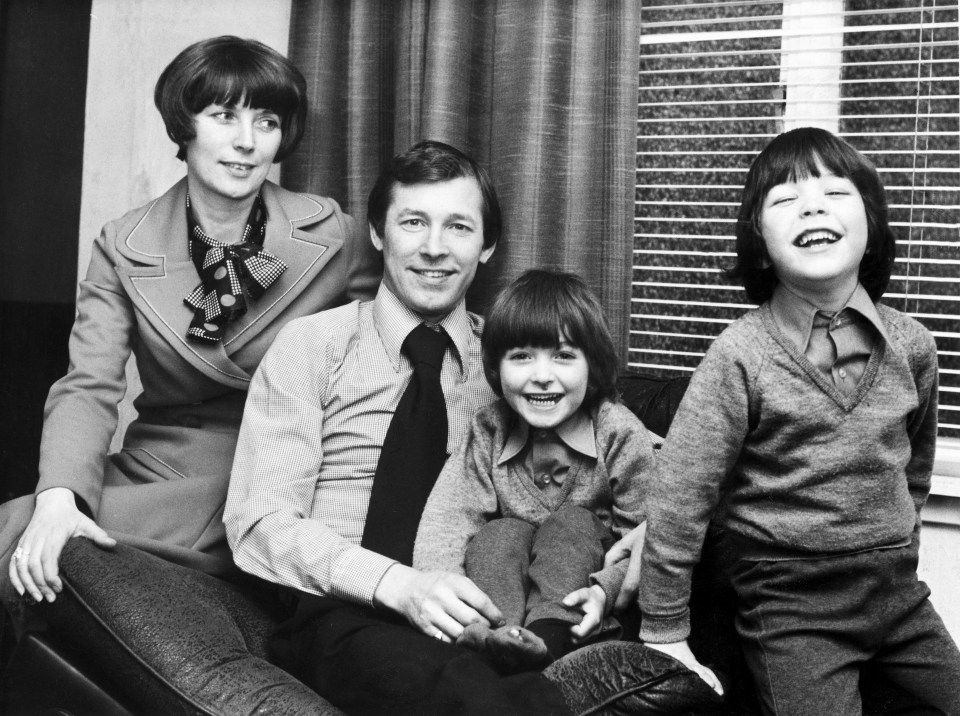 Sir Alex and Lady Cathy had two three children – Mark, Darren and Jason