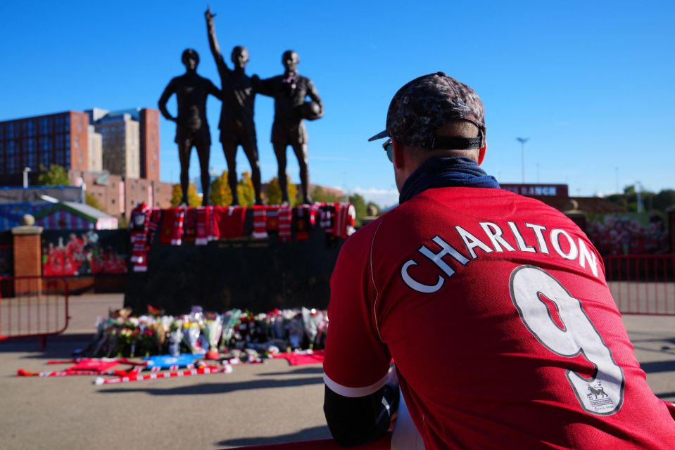 Fans paid tribute to Sir Bobby Charlton outside Old Trafford