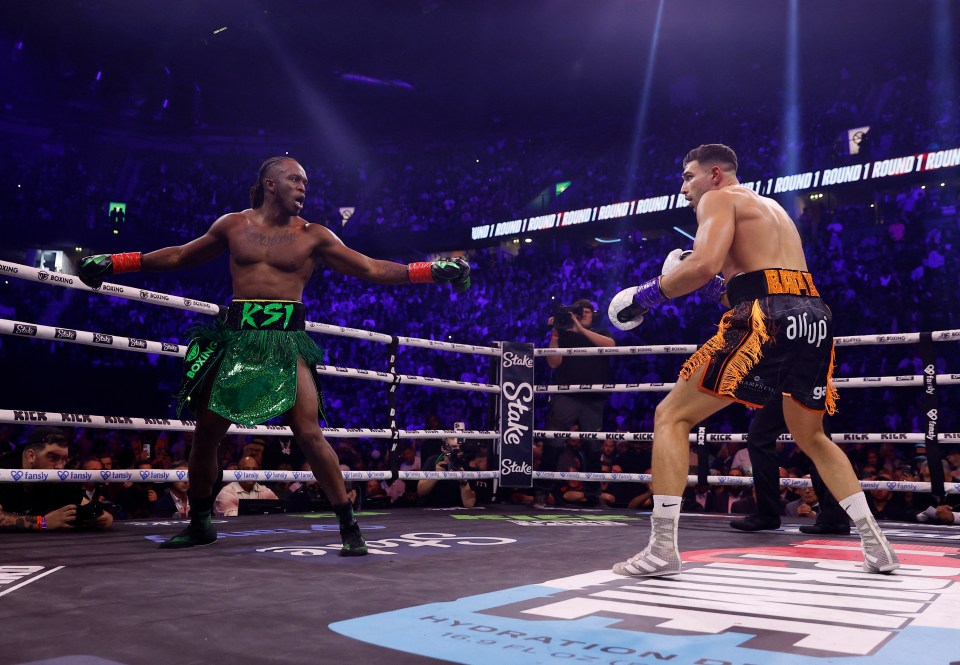 KSI began the fight in confident fashion