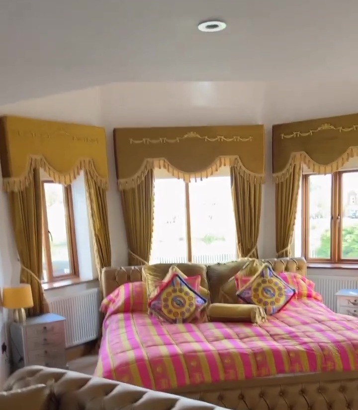 This celeb's extravagant golden bedroom is suitable for a King