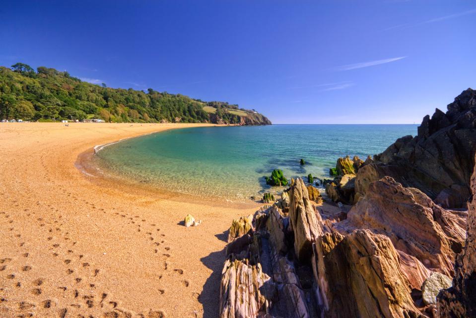 2G2YCRD Blue Skies at Blackpool Sands, Devon