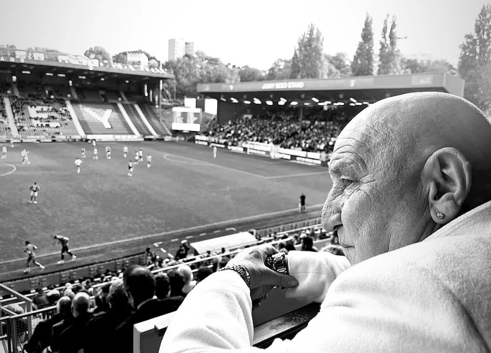 Dave smiles as he watches his beloved Charlton Athletic in his last social media post