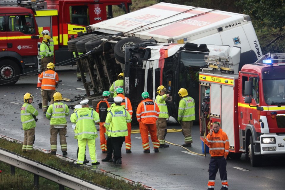 A lorry has overturned in a serious crash on the M4