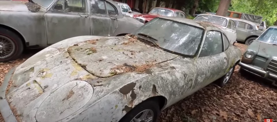 A Corvette style sports car needed a jet wash