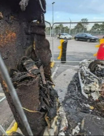 One snap of the charging point appears to show it completely burnt out